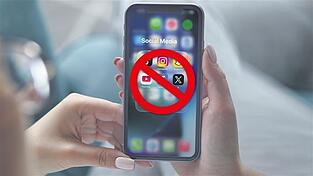 Ein Social-Media-Verbot für Jugendliche wird intensiv diskutiert. Zwei junge Menschen, zwei Meinungen. Ein Social-Media-Verbot für Jugendliche wird intensiv diskutiert. Zwei junge Menschen, zwei Meinungen.