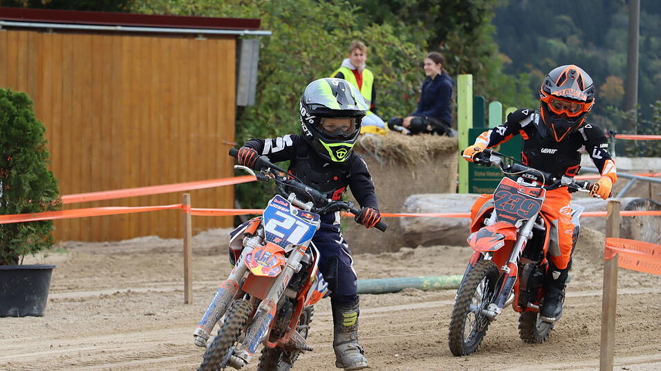 Am Samstag wurde die sechste Auflage des Schwarzacher Mofa-Cross-Rennens ausgetragen. Am Samstag wurde die sechste Auflage des Schwarzacher Mofa-Cross-Rennens ausgetragen.