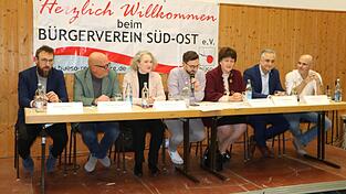 Sechs OB-Kandidaten diskutierten: (von links) Benedikt Suttner, Thomas Thurow, Helene Sigloch, Moderator Michael Bothner, Bernadette Dechant (Vertretung für Astrid Freudenstein), Thomas Burger und Michael Schien. Sechs OB-Kandidaten diskutierten: (von links) Benedikt Suttner, Thomas Thurow, Helene Sigloch, Moderator Michael Bothner, Bernadette Dechant (Vertretung für Astrid Freudenstein), Thomas Burger und Michael Schien.