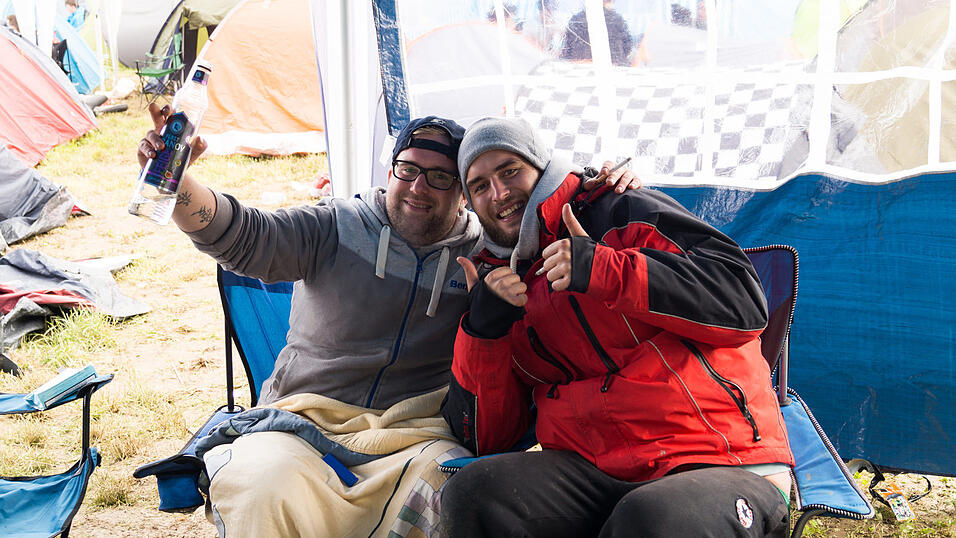 Mal mehr und mal weniger ausgewogen: Frühstück am Pfingst-Open-Air. Aufgenommen am Samstag von Regina Hölzel Mal mehr und mal weniger ausgewogen: Frühstück am Pfingst-Open-Air. Aufgenommen am Samstag von Regina Hölzel