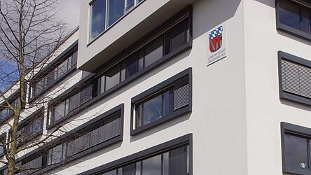 Im Fall des umstrittenen Achtparteienhauses hat das Landratsamt in Regensburg das letzte Wort. Im Fall des umstrittenen Achtparteienhauses hat das Landratsamt in Regensburg das letzte Wort.