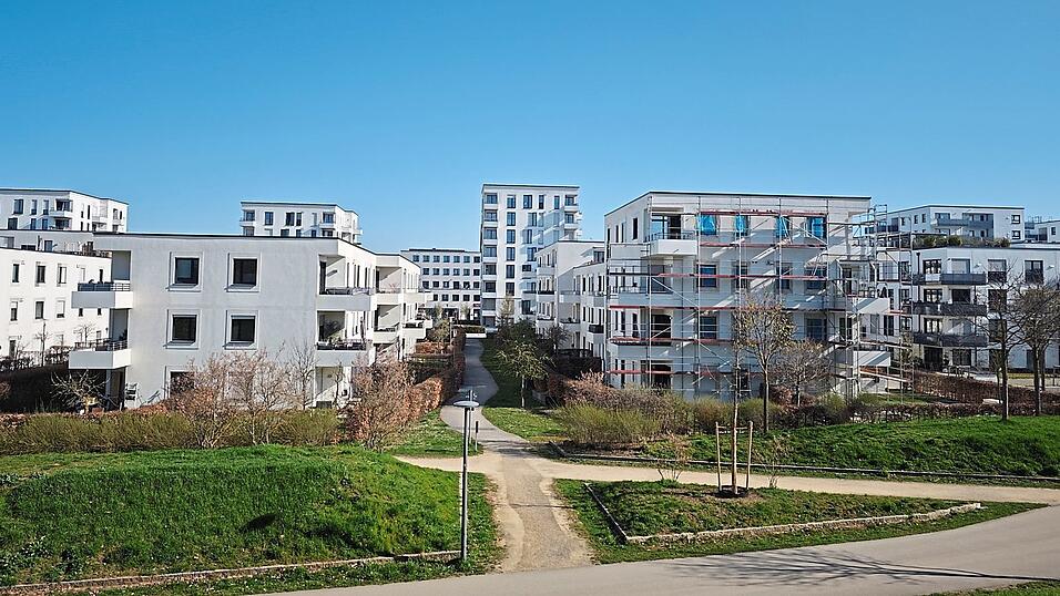 Das Candis-Viertel im Stadtosten ist eines der letzten Großprojekte, das in Regensburg in die Realisierung gegangen ist. Derzeit stockt der Wohnungsbau. Ein Vorschlag der Verwaltung, das zu ändern, soll noch mal nachverhandelt werden. Das Candis-Viertel im Stadtosten ist eines der letzten Großprojekte, das in Regensburg in die Realisierung gegangen ist. Derzeit stockt der Wohnungsbau. Ein Vorschlag der Verwaltung, das zu ändern, soll noch mal nachverhandelt werden.