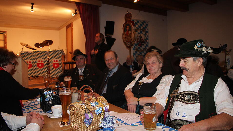 Zum 41. Mal trafen sich am Samstag Patrioten und Königstreue zum Winterpatriotentreffen. (Foto: Katharina Baumeister) Zum 41. Mal trafen sich am Samstag Patrioten und Königstreue zum Winterpatriotentreffen. (Foto: Katharina Baumeister)