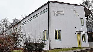 Wird der kirchliche Kindergarten St. Irmengard in Buch bald neu gebaut?Ob und wann, das könnte sich noch im Dezember entscheiden, erfuhr man in der Pfarrverbandsversammlung Steinzell. Wird der kirchliche Kindergarten St. Irmengard in Buch bald neu gebaut?Ob und wann, das könnte sich noch im Dezember entscheiden, erfuhr man in der Pfarrverbandsversammlung Steinzell.