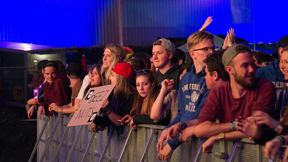 Impressionen vom ersten Tag des Pfingst-Open Airs in Salching. (Fotos: Regina Hölzel) Impressionen vom ersten Tag des Pfingst-Open Airs in Salching. (Fotos: Regina Hölzel)