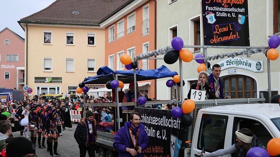 Beim Bogener Faschingsumzug war einiges geboten. Beim Bogener Faschingsumzug war einiges geboten.