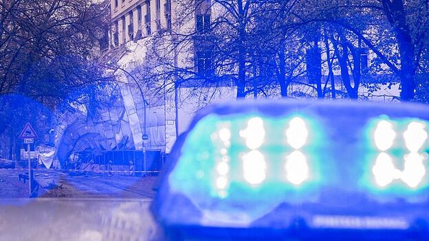 Die Polizei ermittelt. (Symbolfoto) Die Polizei ermittelt. (Symbolfoto)