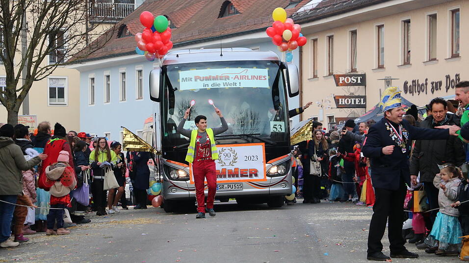 Beim Bogener Faschingsumzug war einiges geboten. Beim Bogener Faschingsumzug war einiges geboten.
