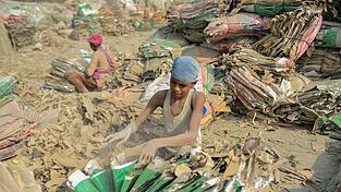Das EU-Lieferkettengesetz soll Menschen weltweit vor Ausbeutung schützen. (Symbolbild) Das EU-Lieferkettengesetz soll Menschen weltweit vor Ausbeutung schützen. (Symbolbild)