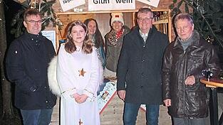 Bürgermeister Niedermayer konnte Landratskandidaten Michael Multerer und Rimbachs Alt-Bürgermeister Theo Amberger am Samstag begrüßen. Bürgermeister Niedermayer konnte Landratskandidaten Michael Multerer und Rimbachs Alt-Bürgermeister Theo Amberger am Samstag begrüßen.