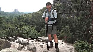 Der ehemalige Journalist Sebastian Schoepp hat vor 15 Jahren das Wandern durch deutsche Mittelgebirge für sich entdeckt. In seinem Buch Seelenpfade erzählt er, wie sich seine Einstellung zum Leben durch das Wandern verändert hat. Der ehemalige Journalist Sebastian Schoepp hat vor 15 Jahren das Wandern durch deutsche Mittelgebirge für sich entdeckt. In seinem Buch Seelenpfade erzählt er, wie sich seine Einstellung zum Leben durch das Wandern verändert hat.