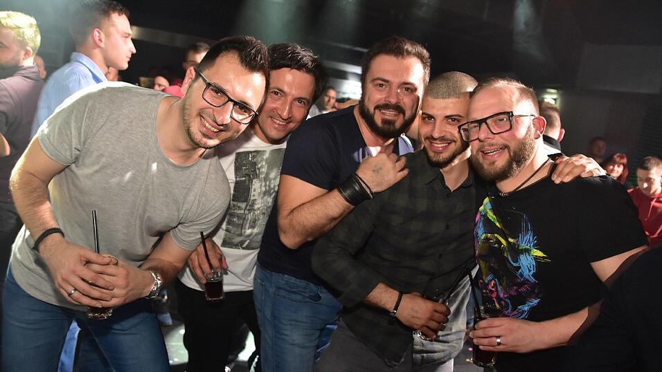 Im Stars wurde wurde wieder getanzt und gefeiert, bis das Licht anging. Im Stars wurde wurde wieder getanzt und gefeiert, bis das Licht anging.