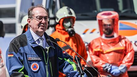 Deutschland rüstet beim Zivilschutz auf. Innenminister Alexander Dobrindt plant einen Milliarden-Umbau, weil unter anderem Bunker, Feldbetten, mobile Lazarette fehlen. Deutschland rüstet beim Zivilschutz auf. Innenminister Alexander Dobrindt plant einen Milliarden-Umbau, weil unter anderem Bunker, Feldbetten, mobile Lazarette fehlen.