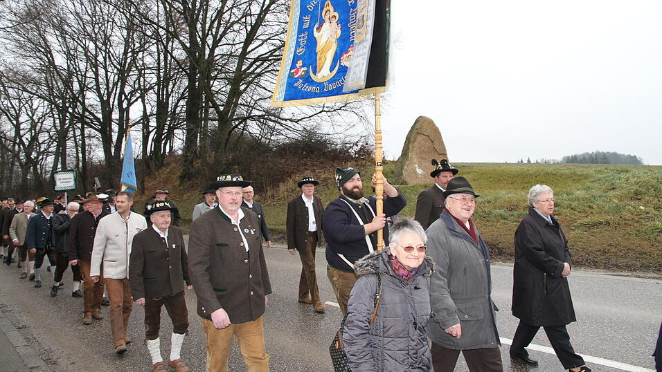 Zum 41. Mal trafen sich am Samstag Patrioten und Königstreue zum Winterpatriotentreffen. (Foto: Katharina Baumeister) Zum 41. Mal trafen sich am Samstag Patrioten und Königstreue zum Winterpatriotentreffen. (Foto: Katharina Baumeister)