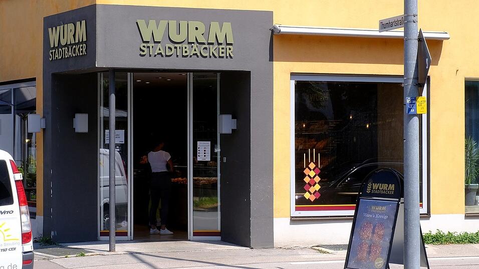 Ein Unbekannter überfiel am Montagvormittag die Wurm-Filiale an der Wittelsbacherhöhe. Mittlerweile ist sich die Polizei sicher, den Täter ermittelt zu haben. Ein Unbekannter überfiel am Montagvormittag die Wurm-Filiale an der Wittelsbacherhöhe. Mittlerweile ist sich die Polizei sicher, den Täter ermittelt zu haben.