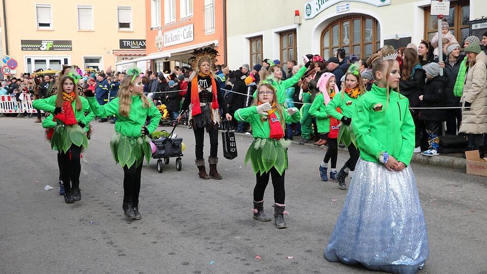 Beim Bogener Faschingsumzug war einiges geboten. Beim Bogener Faschingsumzug war einiges geboten.