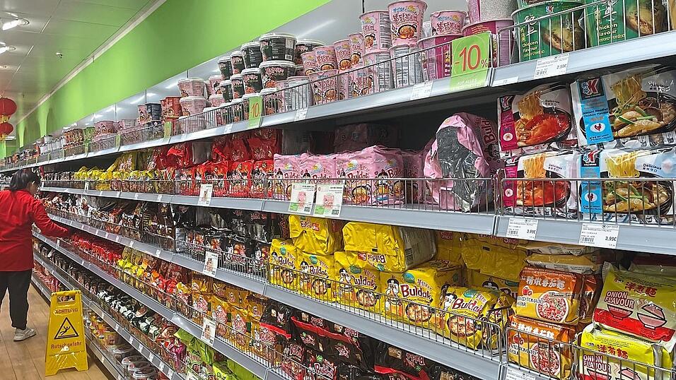 Über 130 Nudelsorten gibt es in der Regensburger Filiale. Über 130 Nudelsorten gibt es in der Regensburger Filiale.