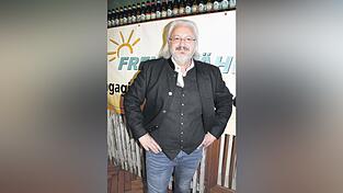 Neben Stephan Weckmann sind auch seine Lebensgefährtin, sein Sohn und dessen Freundin ausgetreten. Neben Stephan Weckmann sind auch seine Lebensgefährtin, sein Sohn und dessen Freundin ausgetreten.