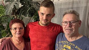 Dorian Burkardt mit seinen Eltern Jannin und Rudolf Dorian Burkardt mit seinen Eltern Jannin und Rudolf