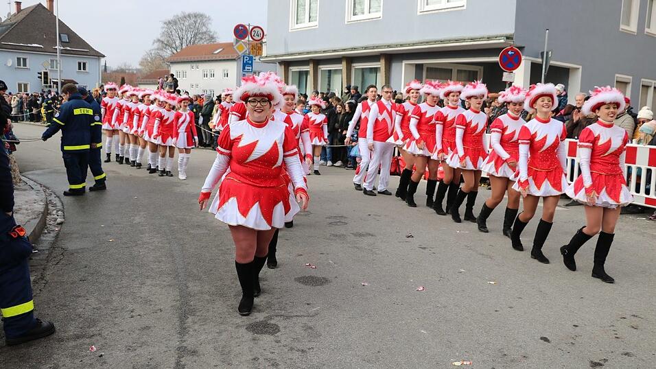 Beim Bogener Faschingsumzug war einiges geboten. Beim Bogener Faschingsumzug war einiges geboten.