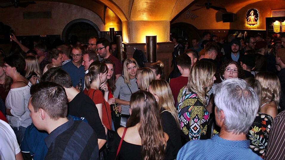 19 Jahre Beatschuppen Landshut! Das wurde am Freitag mit einer Schlagerparty gefeiert. 19 Jahre Beatschuppen Landshut! Das wurde am Freitag mit einer Schlagerparty gefeiert.