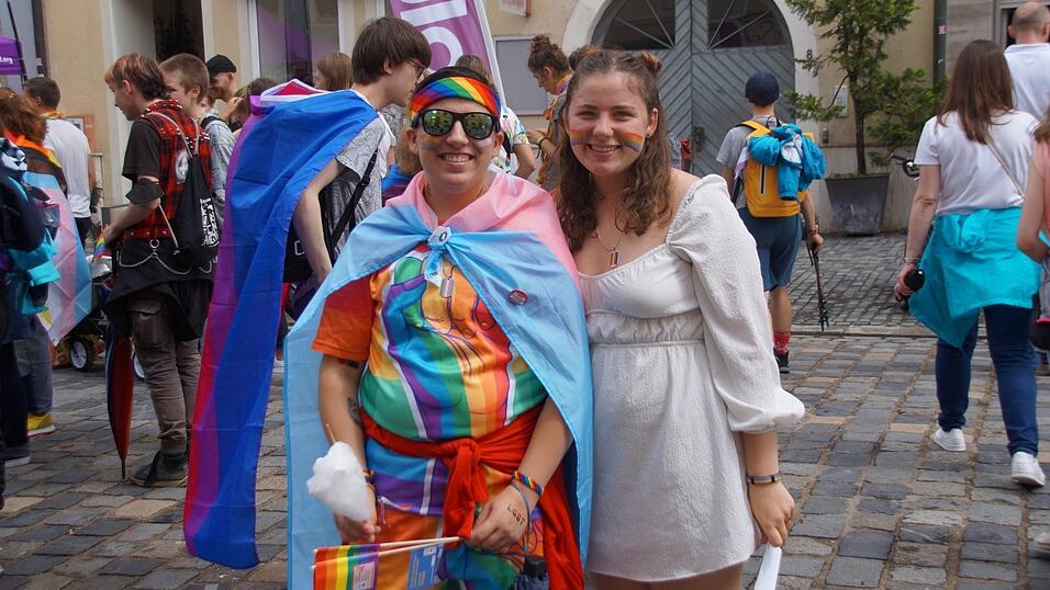 Zwei Teilnehmer der Parade. Zwei Teilnehmer der Parade.