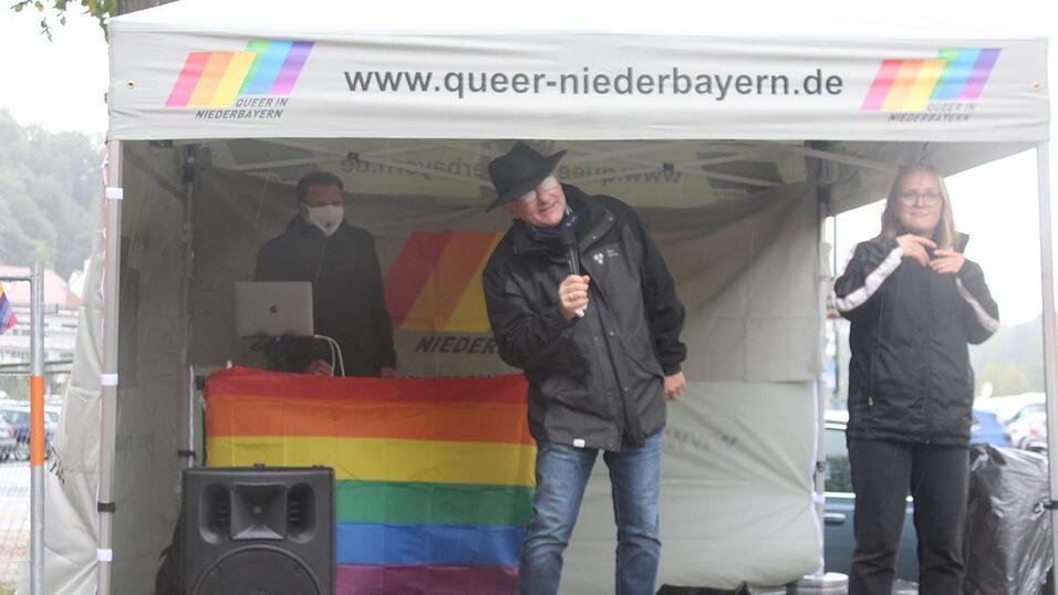 Die Eindrücke vom Christopher Street Day 2020 in Landshut. Die Eindrücke vom Christopher Street Day 2020 in Landshut.