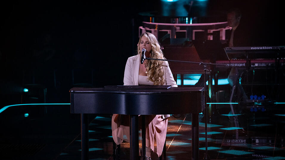 In der vierten Audition der TV-Show sang Jennifer Lynn und begleitete sich am Flügel. In der vierten Audition der TV-Show sang Jennifer Lynn und begleitete sich am Flügel.