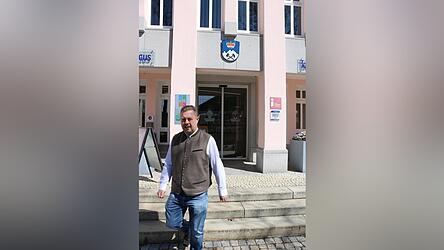 Bürgermeister Michael Adam befindet sich weiter im Krankenstand. Bürgermeister Michael Adam befindet sich weiter im Krankenstand.