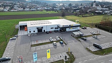 Nun ist klar, wie es mit dem Edeka-Markt am Ortseingang von Roßbach weitergeht. Nun ist klar, wie es mit dem Edeka-Markt am Ortseingang von Roßbach weitergeht.