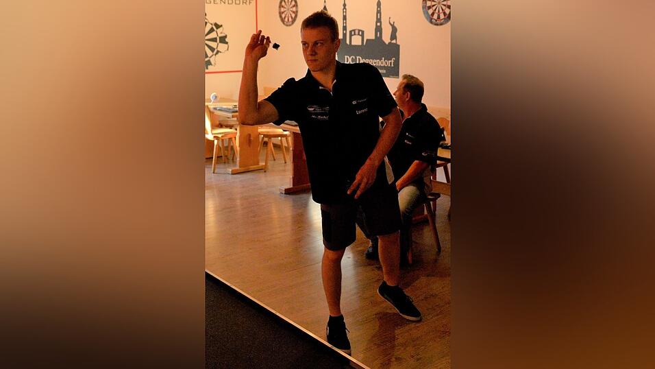 Ruhige Hand, kühler Kopf - beim Darts kommt es nicht nur auf das Werfen an. Ruhige Hand, kühler Kopf - beim Darts kommt es nicht nur auf das Werfen an.