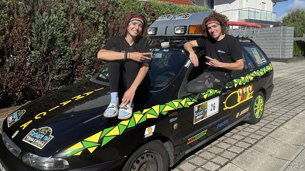 Carina und Jonas Damböck mussten vor dem Start noch die Spur einstellen. Carina und Jonas Damböck mussten vor dem Start noch die Spur einstellen.