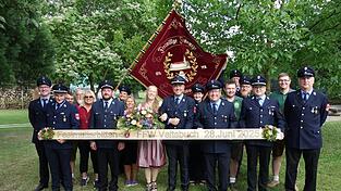 Die Feuerwehr Veitsbuch konnte Regina Huber für ihr 150-jähriges Jubiläum als Festmutter gewinnen. Die Feuerwehr Veitsbuch konnte Regina Huber für ihr 150-jähriges Jubiläum als Festmutter gewinnen.