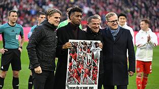 Der FC Bayern verabschiedet Kingsley Coman (2.v.l). Der FC Bayern verabschiedet Kingsley Coman (2.v.l).