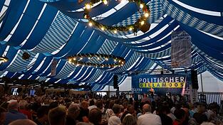 Auch dieses Jahr dürfen sich die Zuhörer auf Schlagabtausche freuen - wie hier bei der CSU mit Ministerpräsident Markus Söder. Auch dieses Jahr dürfen sich die Zuhörer auf Schlagabtausche freuen - wie hier bei der CSU mit Ministerpräsident Markus Söder.