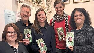Die neue Vorstandschaft: Regina Blaschko, Thomas Gruber, Anna Hastreiter, Marina Adam und Barbara Zwicknagl (von links) Die neue Vorstandschaft: Regina Blaschko, Thomas Gruber, Anna Hastreiter, Marina Adam und Barbara Zwicknagl (von links)
