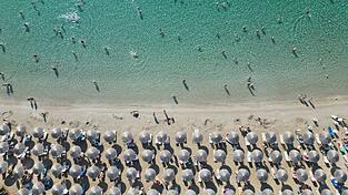 Beliebtes Sommerziel: In den Tui-Buchungen für das kommende Jahr liegt Griechenland weit vorn. (Archivbild) Beliebtes Sommerziel: In den Tui-Buchungen für das kommende Jahr liegt Griechenland weit vorn. (Archivbild)