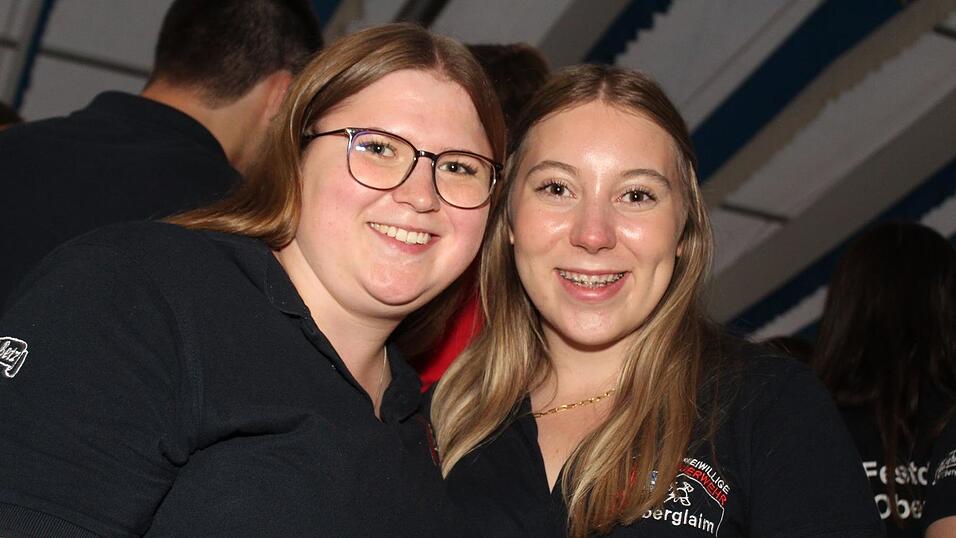 Zur Musik von Headless wurde ausgelassen gefeiert. Zur Musik von Headless wurde ausgelassen gefeiert.