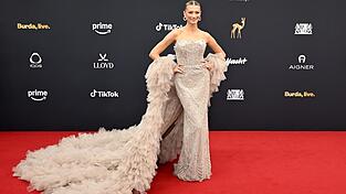 Bei der 77. Bambi-Verleihung ist Leony zu Gast am roten Teppich in den Bavaria Filmstudios. Bei der 77. Bambi-Verleihung ist Leony zu Gast am roten Teppich in den Bavaria Filmstudios.