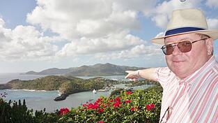 Matthias Lisse alias Mac P. Lorne vor English Harbour (heute Nelson Dockyards). Hier war Lord Nelson drei Jahre Stationskommandant. Matthias Lisse alias Mac P. Lorne vor English Harbour (heute Nelson Dockyards). Hier war Lord Nelson drei Jahre Stationskommandant.