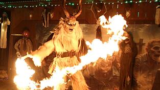 Ein Highlight des Abends: die Feuershow. Ein Highlight des Abends: die Feuershow.