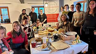 Wer Lust hatte, konnte Häuser aus Kuchenteig bauen. Wer Lust hatte, konnte Häuser aus Kuchenteig bauen.