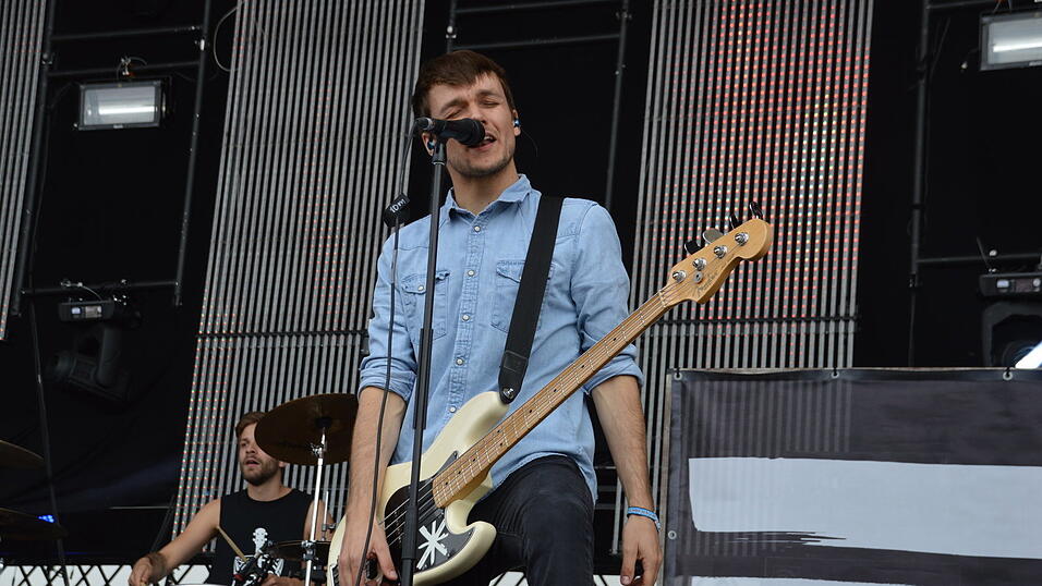 Das war am zweiten Tag des Pfings-Open-Airs in Salching auf dem Festivalgelände los. (Fotos: Florian Wende) Das war am zweiten Tag des Pfings-Open-Airs in Salching auf dem Festivalgelände los. (Fotos: Florian Wende)