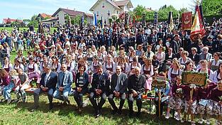Groß war die Zahl der Teilnehmer beim Festgottesdienst am Sonntag. Groß war die Zahl der Teilnehmer beim Festgottesdienst am Sonntag.