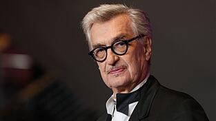 Wim Wenders wird beim Deutschen Filmpreis mit dem Ehrenpreis ausgezeichnet (Archivbild). Wim Wenders wird beim Deutschen Filmpreis mit dem Ehrenpreis ausgezeichnet (Archivbild).