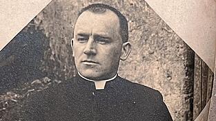 Rupert Zach, Expositus von Treffelstein, bei seiner Primiz. Er starb im Alter von 39 Jahren und im 14. Priesterjahr. Geboren wurde er 1897 in Weltenburg. Rupert Zach, Expositus von Treffelstein, bei seiner Primiz. Er starb im Alter von 39 Jahren und im 14. Priesterjahr. Geboren wurde er 1897 in Weltenburg.