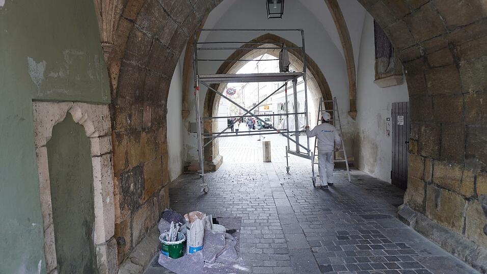 Der Durchgang wird noch bis Mittwoch verschönert. Der Durchgang wird noch bis Mittwoch verschönert.