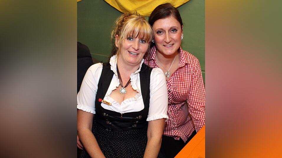 Die Frühjahrsdult 2017 in Landshut neigt sich dem Ende entgegen. Grund genug, noch einmal richtig in den Bierzelten zu feiern - abgerundet vom traditionellen Feuerwerk. Die Frühjahrsdult 2017 in Landshut neigt sich dem Ende entgegen. Grund genug, noch einmal richtig in den Bierzelten zu feiern - abgerundet vom traditionellen Feuerwerk.