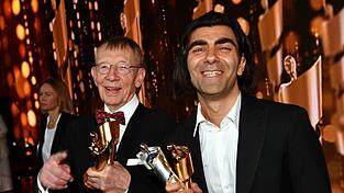 Ein erfolgreiches Duo: Hark Bohm und Fatih Akin haben mehrere Filmprojekte erfolgreich umgesetzt. Zuletzt die Verfilmung des Bohm-Buches «Amrum». (Archivbild) Ein erfolgreiches Duo: Hark Bohm und Fatih Akin haben mehrere Filmprojekte erfolgreich umgesetzt. Zuletzt die Verfilmung des Bohm-Buches «Amrum». (Archivbild)