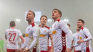 Eine Demonstration der Stärke: Mit einer imponierenden Vorstellung ringen die Jahn-Akteure die Münchner Löwen mit 4:0 nieder. Eine Demonstration der Stärke: Mit einer imponierenden Vorstellung ringen die Jahn-Akteure die Münchner Löwen mit 4:0 nieder.